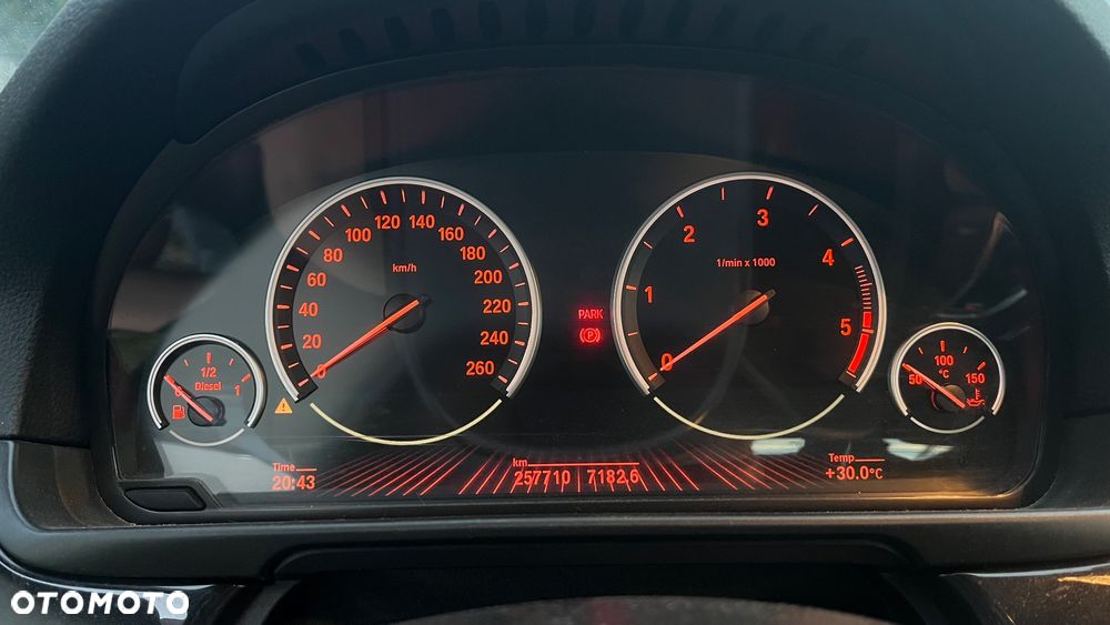 BMW Seria 5 525d - 15