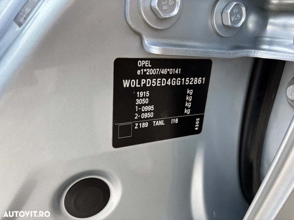 Opel Astra 1.6 TWINPORT ECOTEC Active - 32