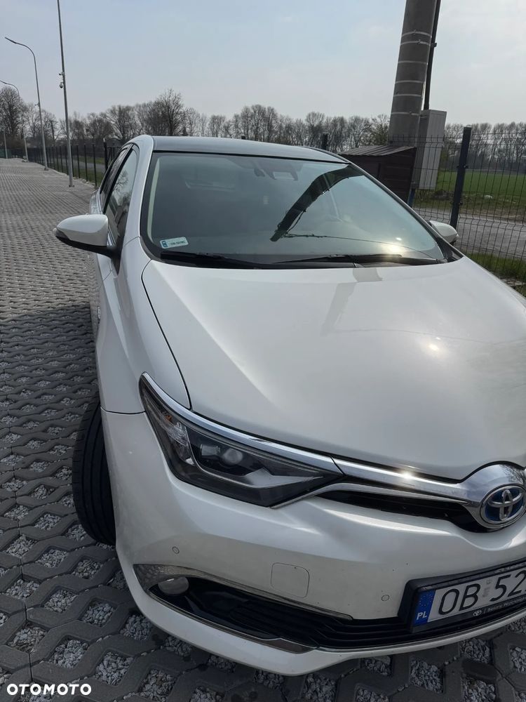 Toyota Auris 1.8 HSD Luna - 2