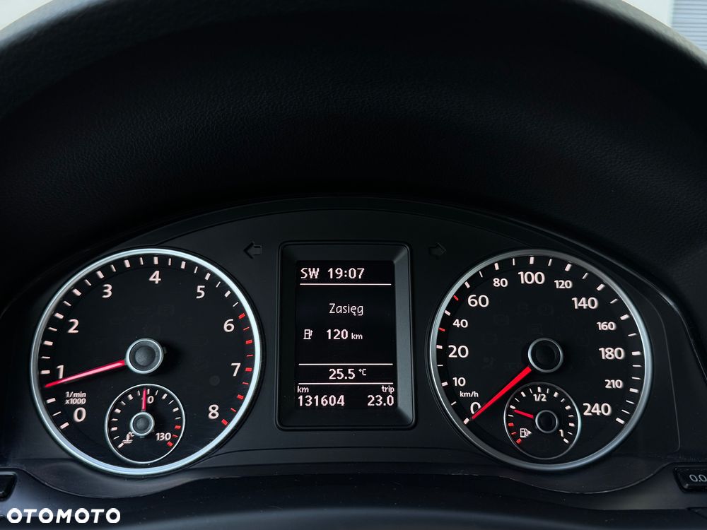 Volkswagen Tiguan - 32