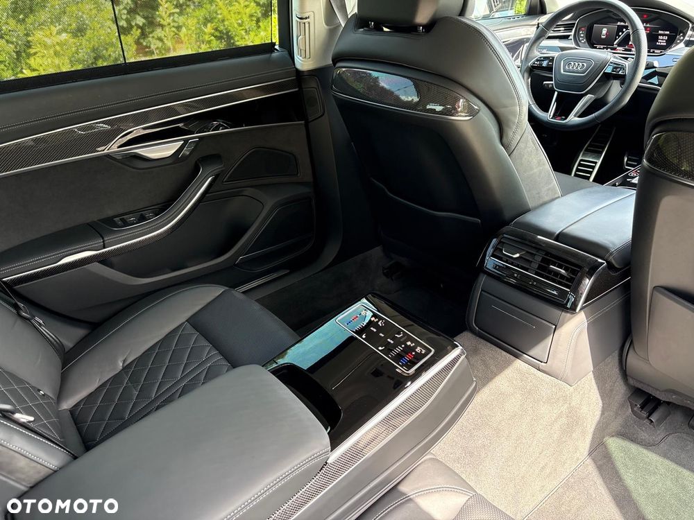 Audi S8 - 13
