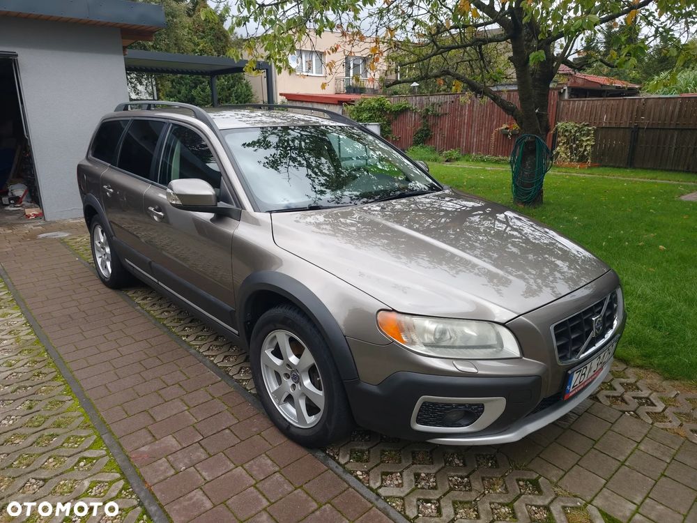 Volvo XC 70 D5 AWD Momentum - 2