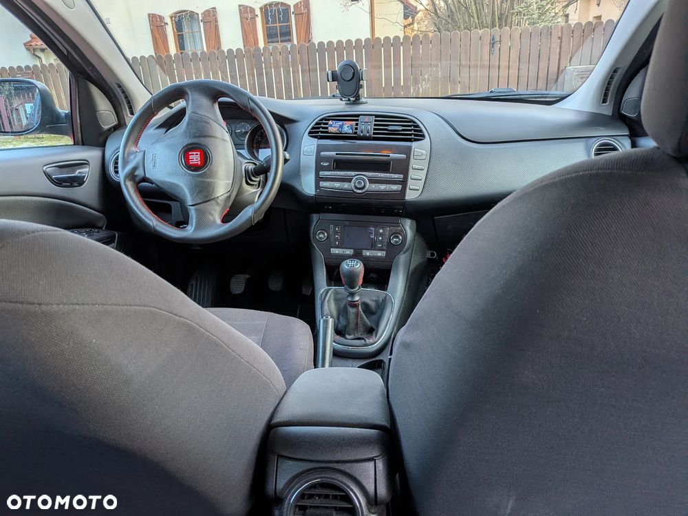Fiat Bravo 1.4 T-JET 16V Dynamic - 26