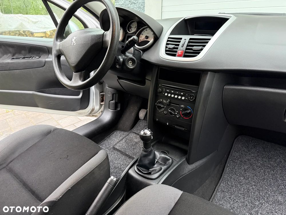Peugeot 207 1.4 16V Trendy - 4