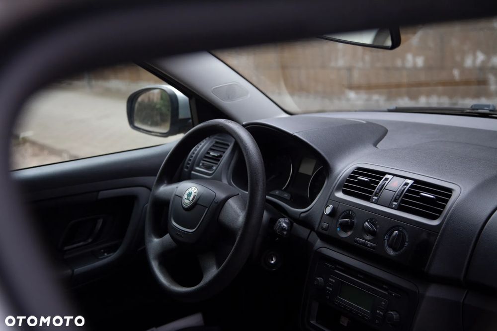 Skoda Fabia 1.4 16V Ambition Plus - 6