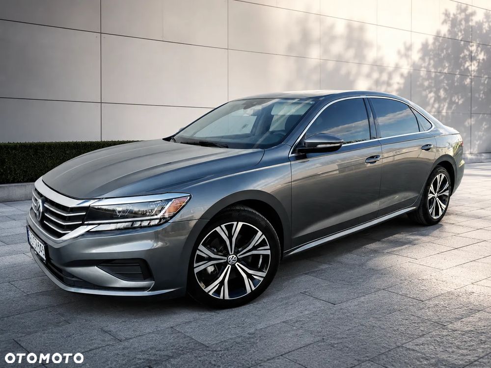 Volkswagen Passat - 1