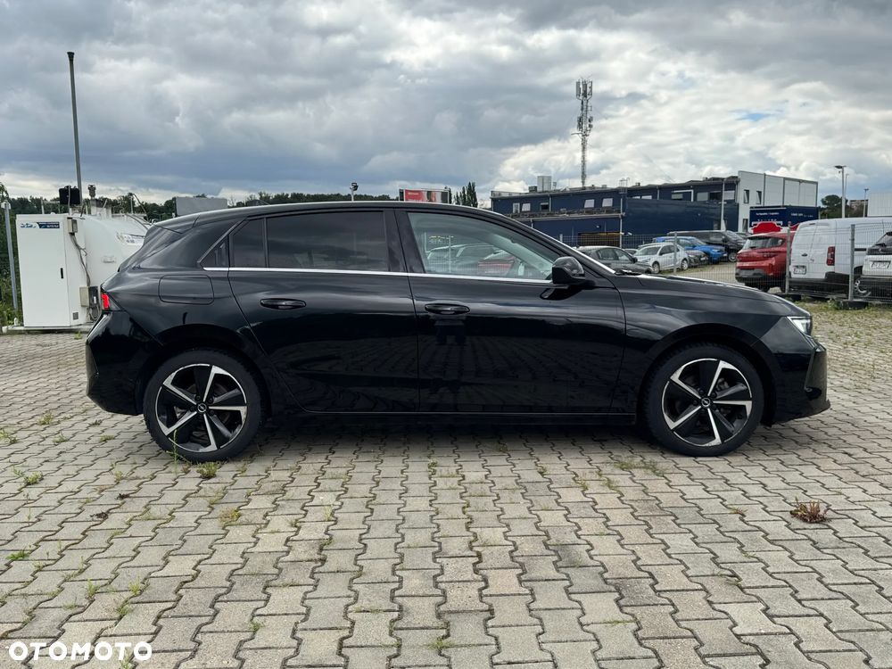 Opel Astra 1.2 T Elegance S&S - 21