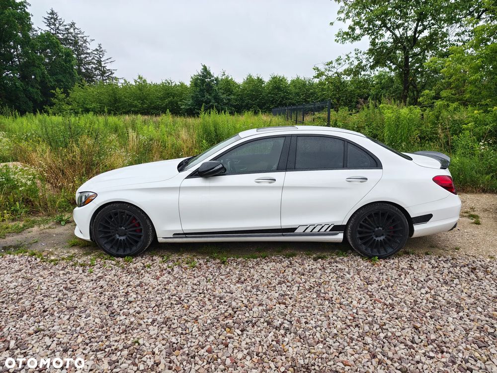 Mercedes-Benz Klasa C 300 9G-TRONIC - 2