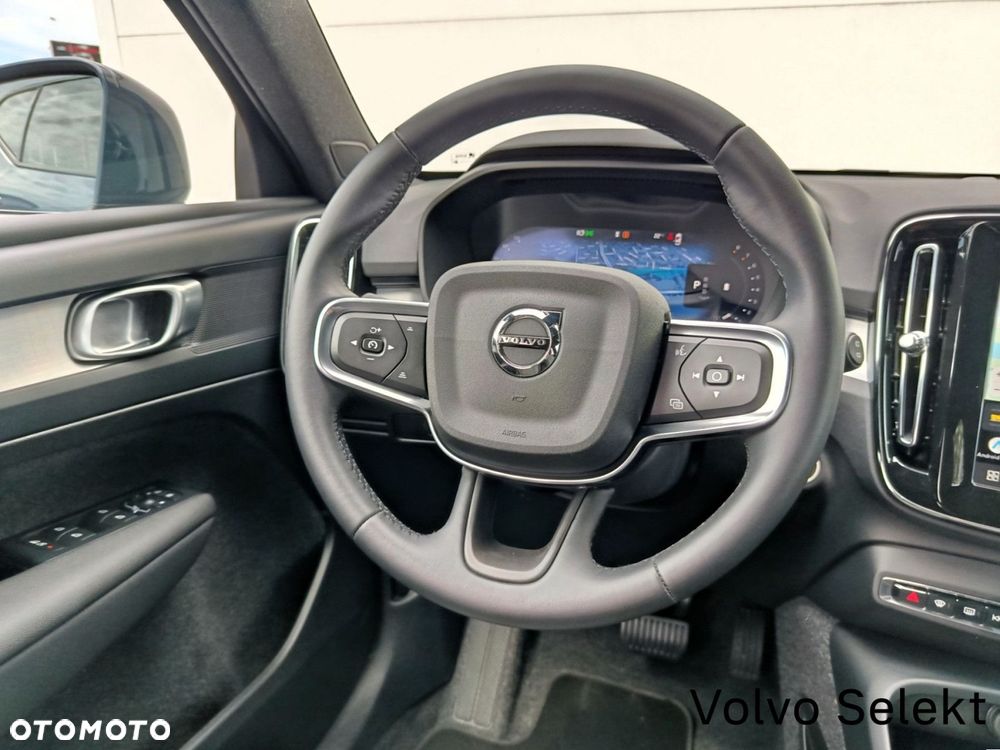 Volvo XC 40 - 25