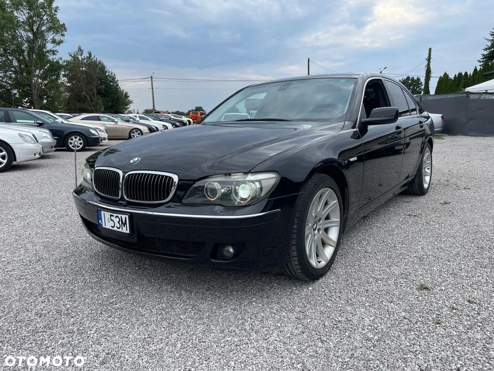 BMW Seria 7 750i - 1