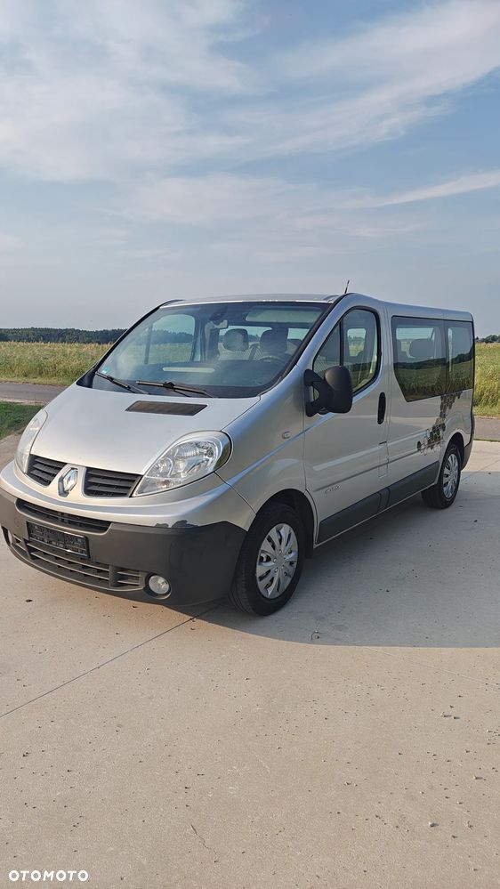 Renault Trafic L1H1 Passenger Quickshift - 1