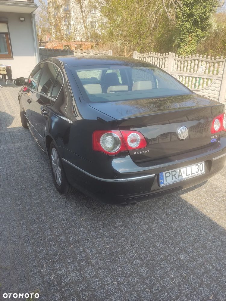 Volkswagen Passat 2.0 TDI DPF Highline - 5
