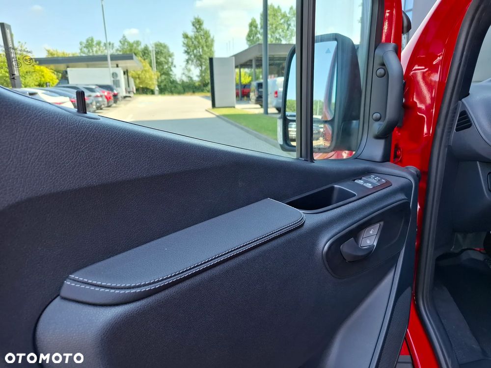 Mercedes-Benz Sprinter 317 CDI Furgon PRO długi 4325 mm L3H2 - 32