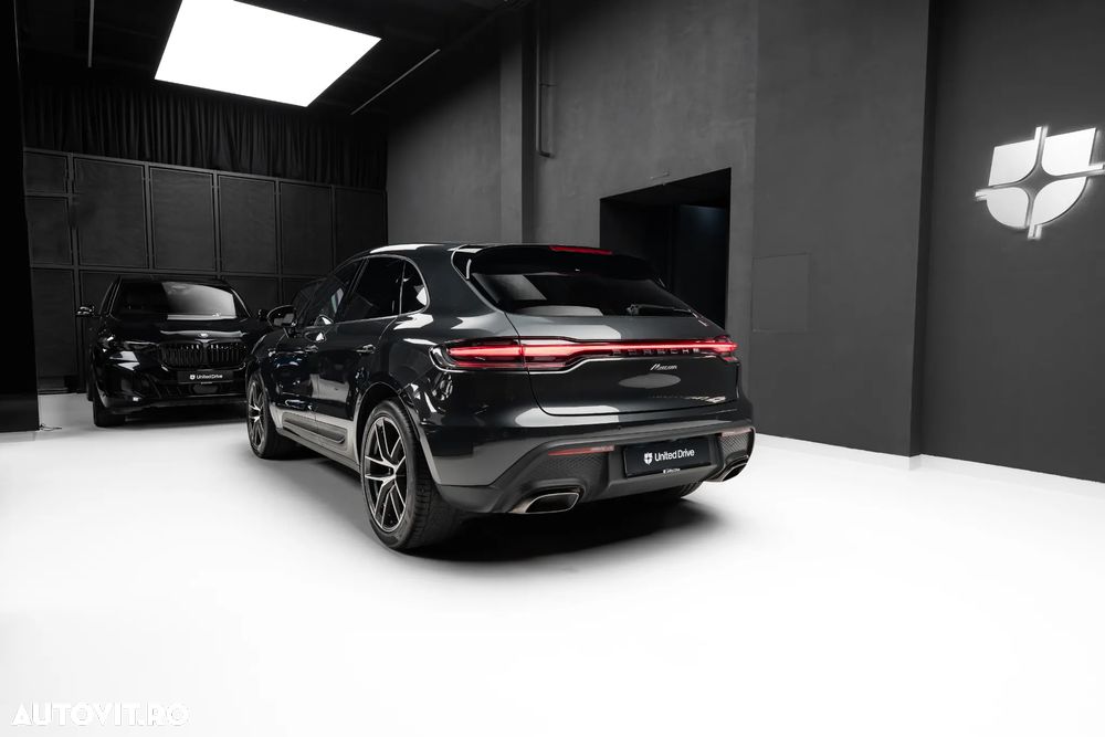 Porsche Macan Standard - 40