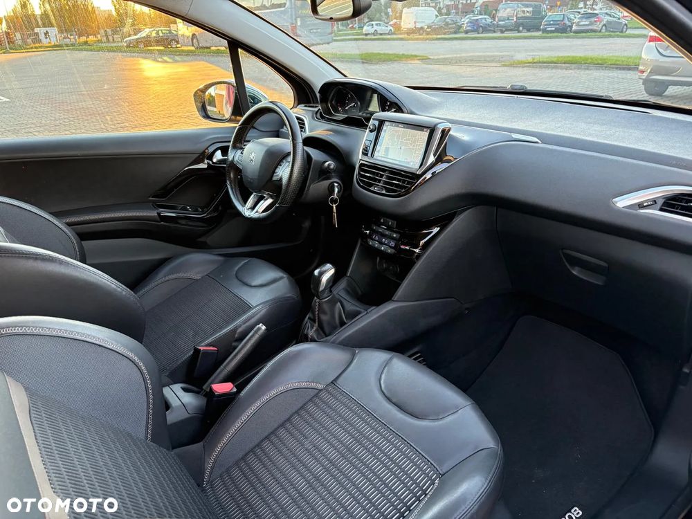 Peugeot 208 82 VTI Allure - 25