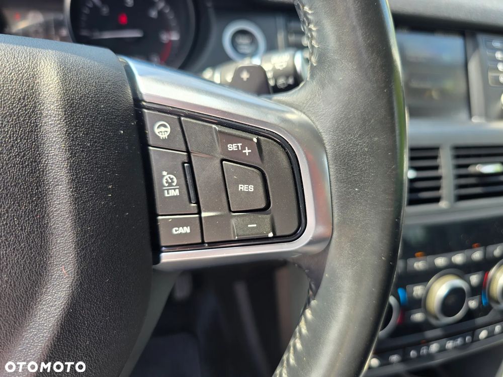 Land Rover Discovery Sport - 30