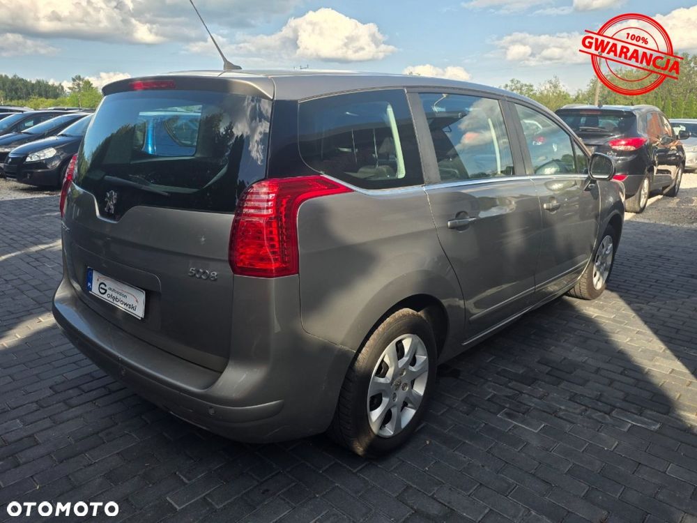 Peugeot 5008 - 8