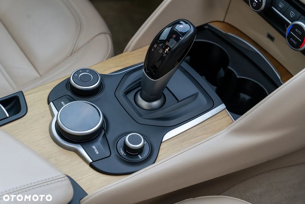 Alfa Romeo Giulia - 22