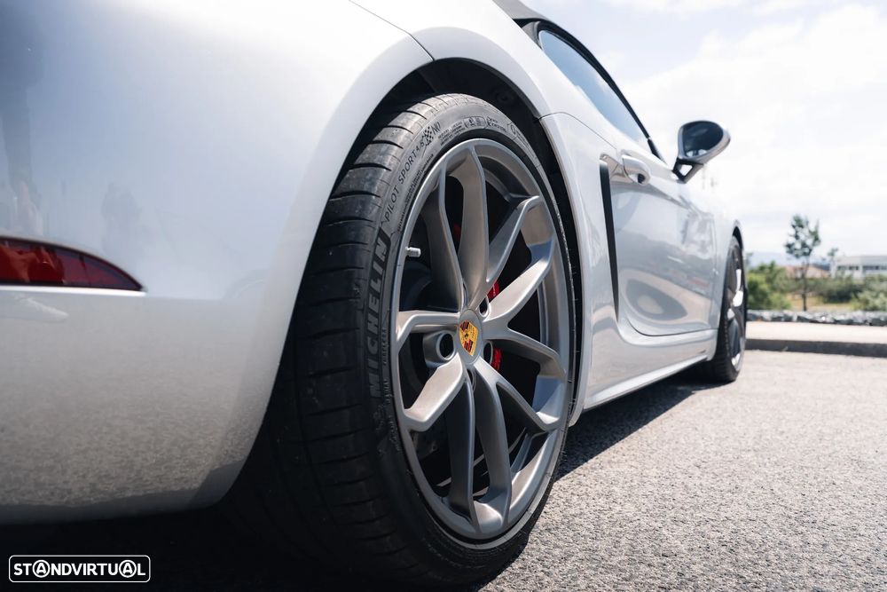Porsche 718 Spyder - 30