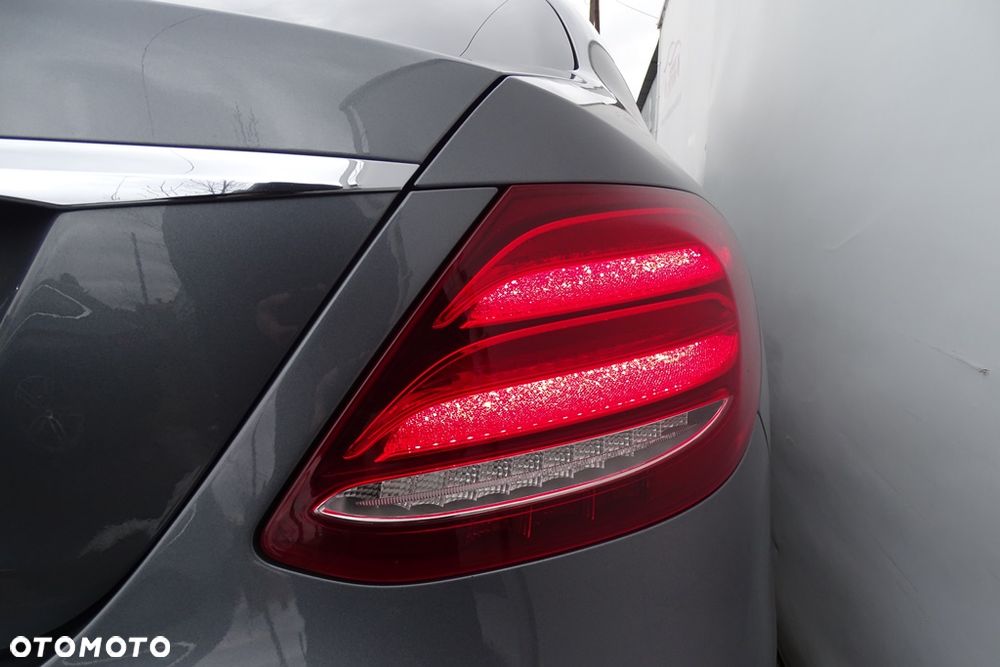 Mercedes-Benz Klasa E - 17