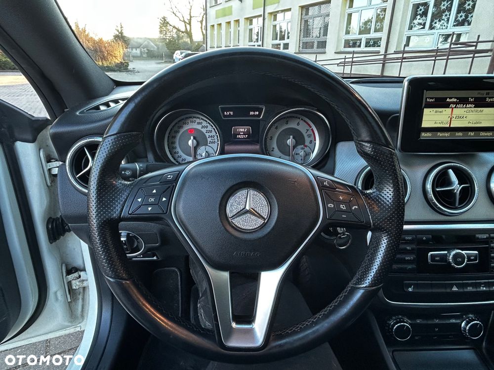 Mercedes-Benz CLA 180 BlueEffICIENCY Edition - 13