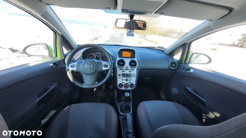 Opel Corsa 1.2 16V Edition / Active - 14