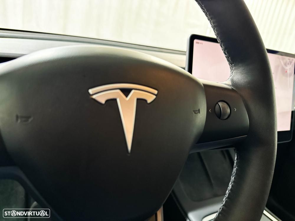 Tesla Model Y Long Range Dual Motor AWD - 43