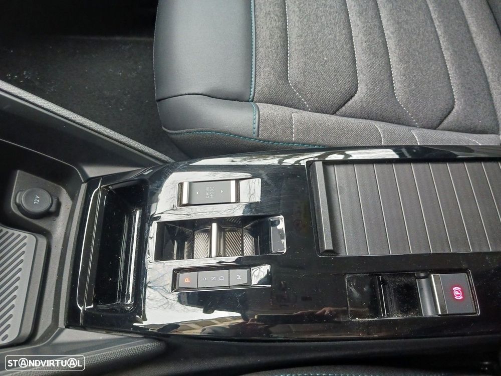 Citroën C4 X 1.2 PureTech Plus EAT8 - 17