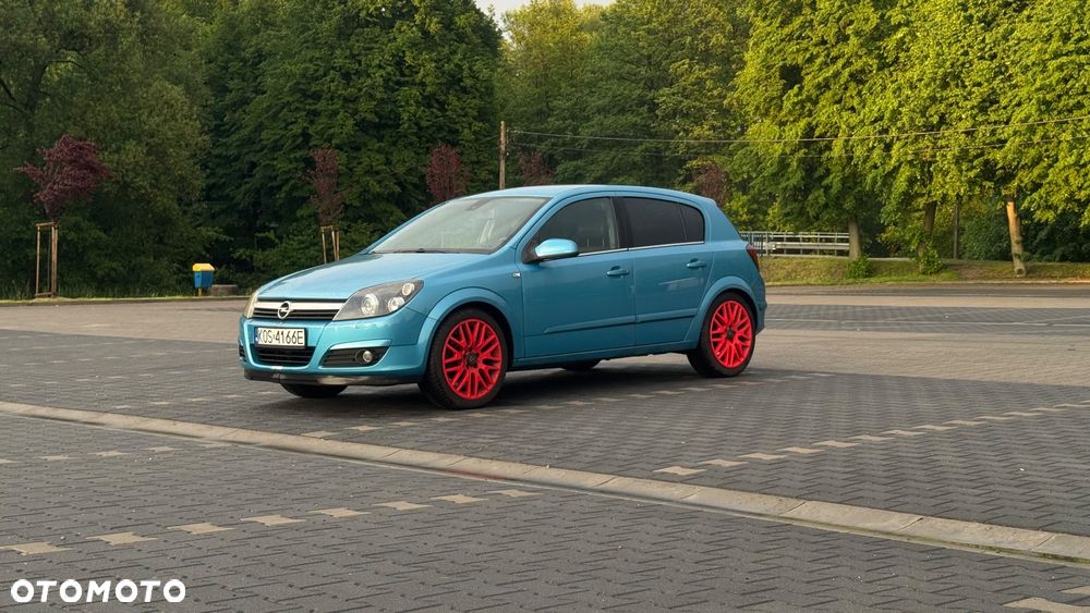 Opel Astra 2.0 Turbo Cosmo - 1