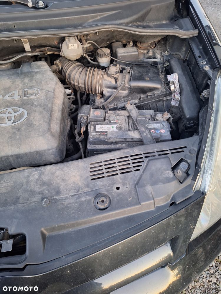 Toyota Corolla Verso 2.2 D-4D Gold - 15