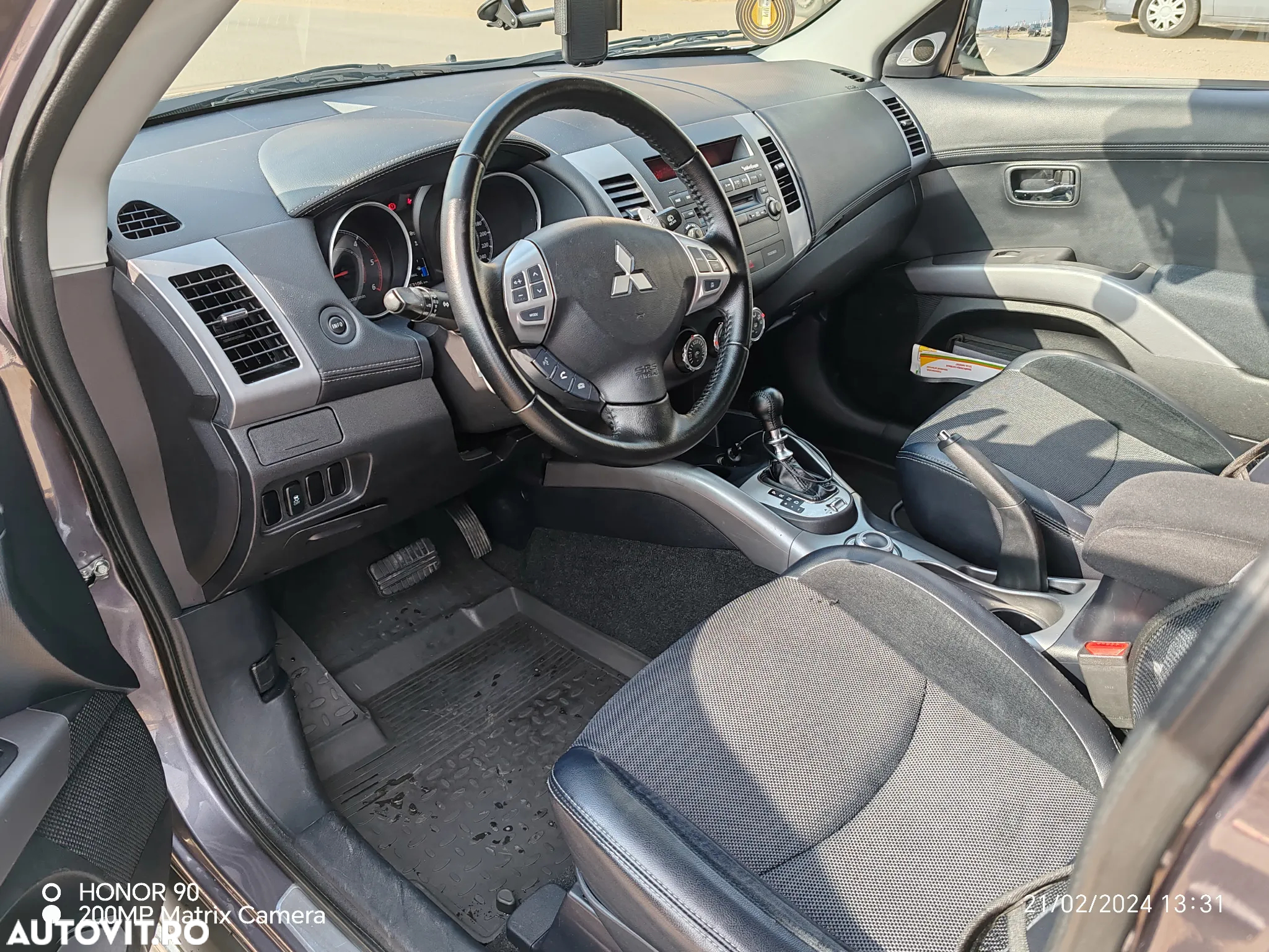 Mitsubishi Outlander - 6