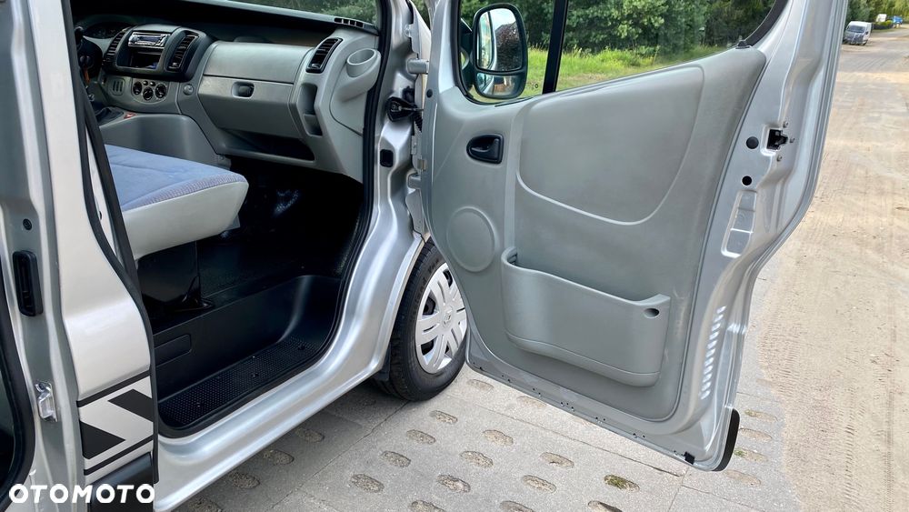 Renault Trafic Passenger Expression - 22
