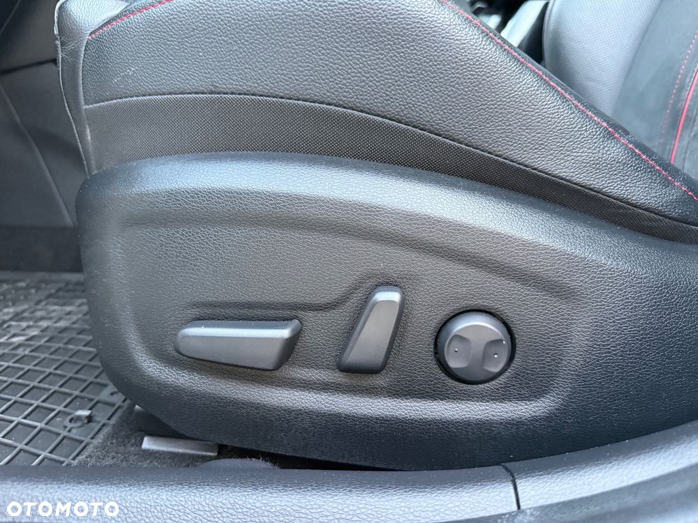 Kia ProCeed 1.6 T-GDI GT DCT - 31