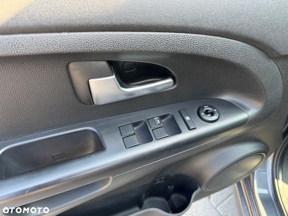 Kia Venga 1.4 L - 14