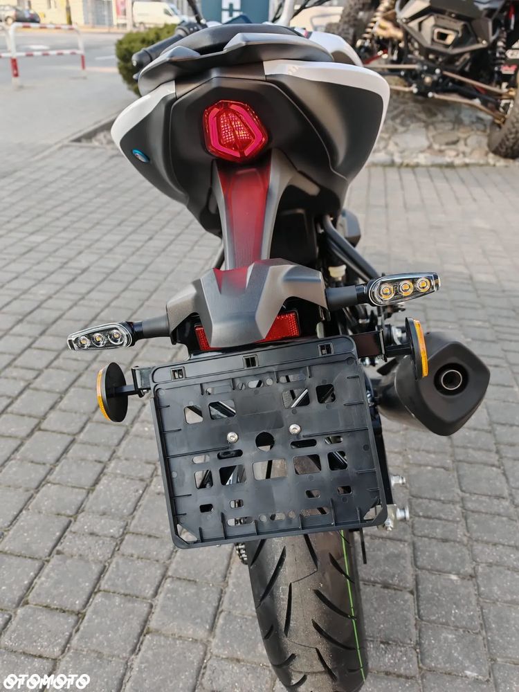 QJMOTOR SRK 125S - 8