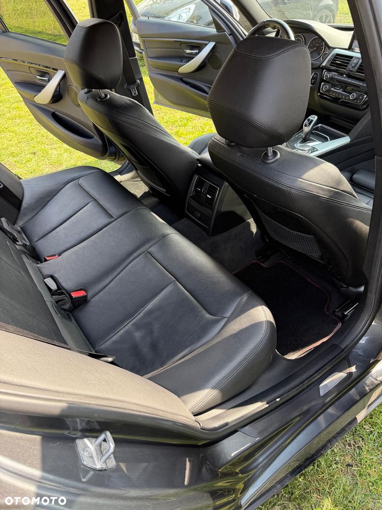 BMW Seria 3 340i xDrive Edition M Sport Shadow - 13