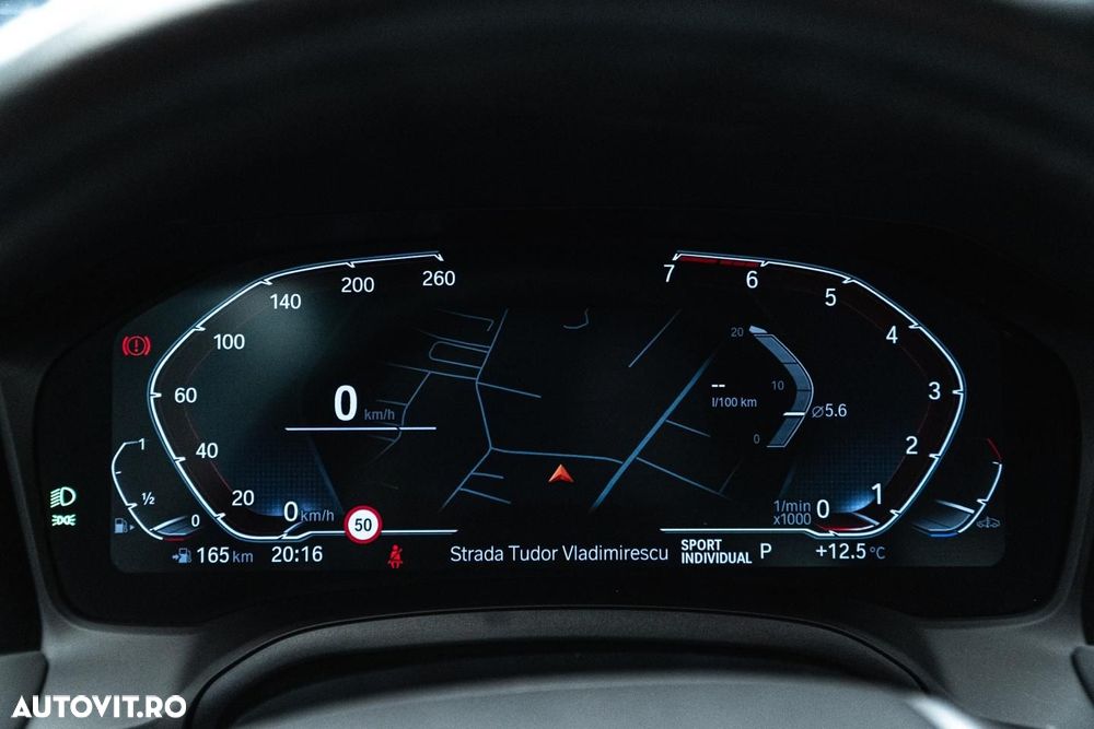 BMW Seria 3 320i Aut. Sport Line - 32