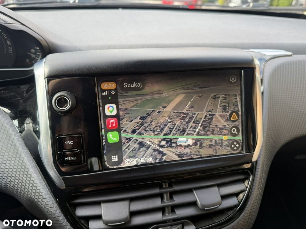 Peugeot 208 - 19