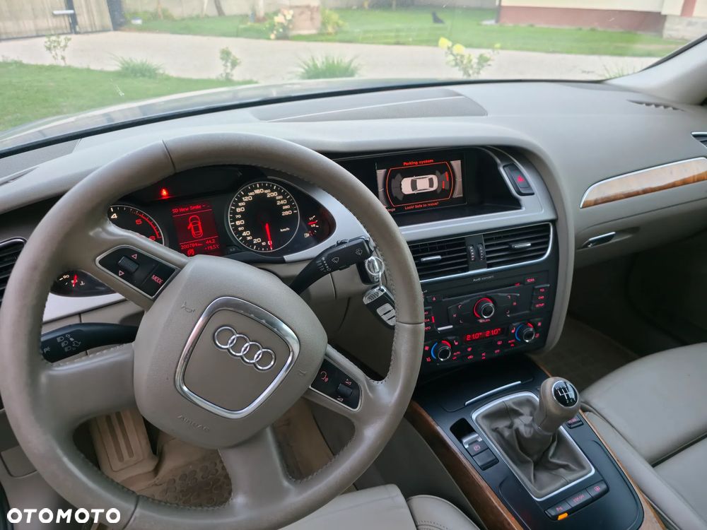 Audi A4 Limousine - 5