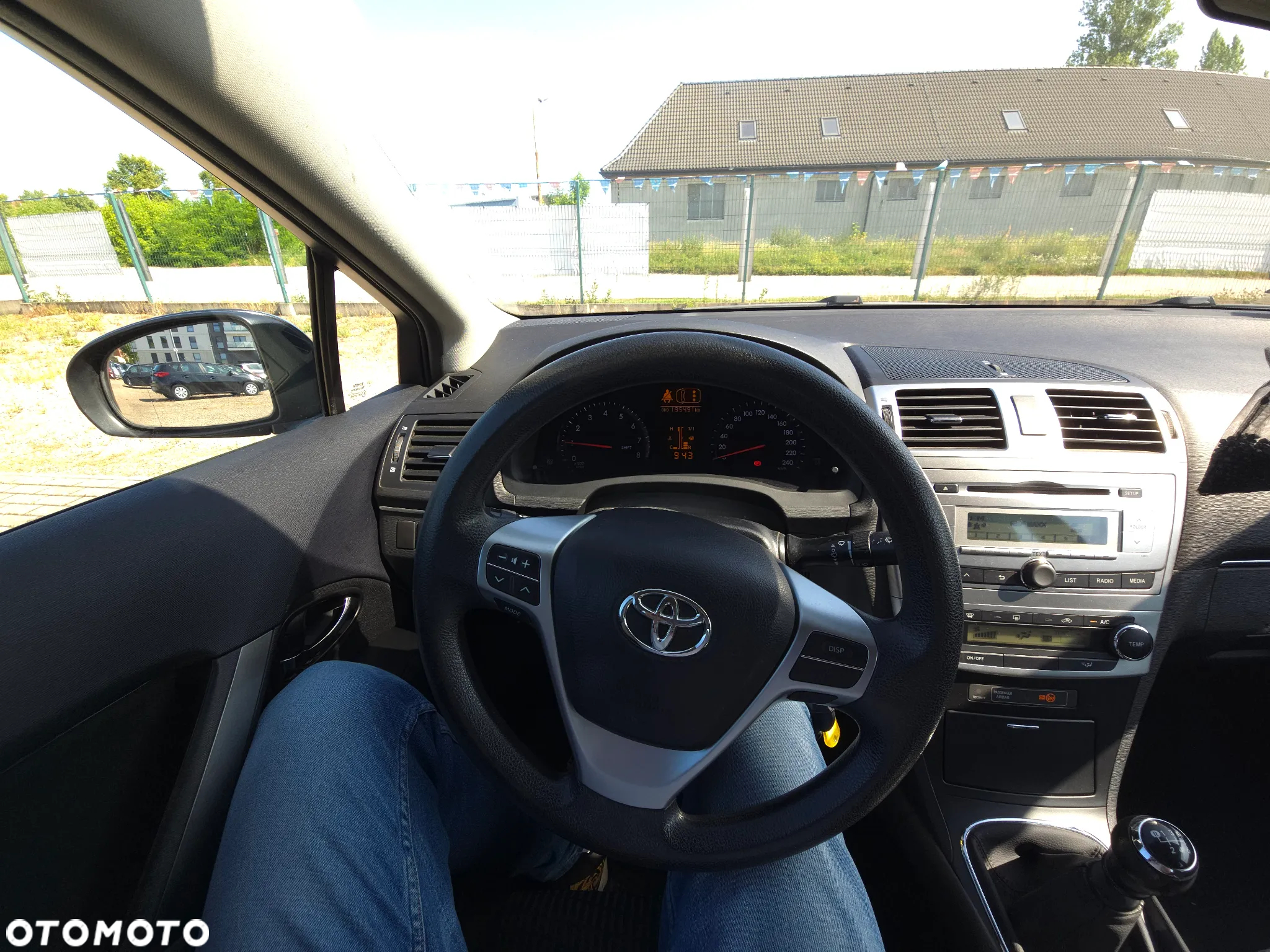 Toyota Avensis 1.6 Luna - 27