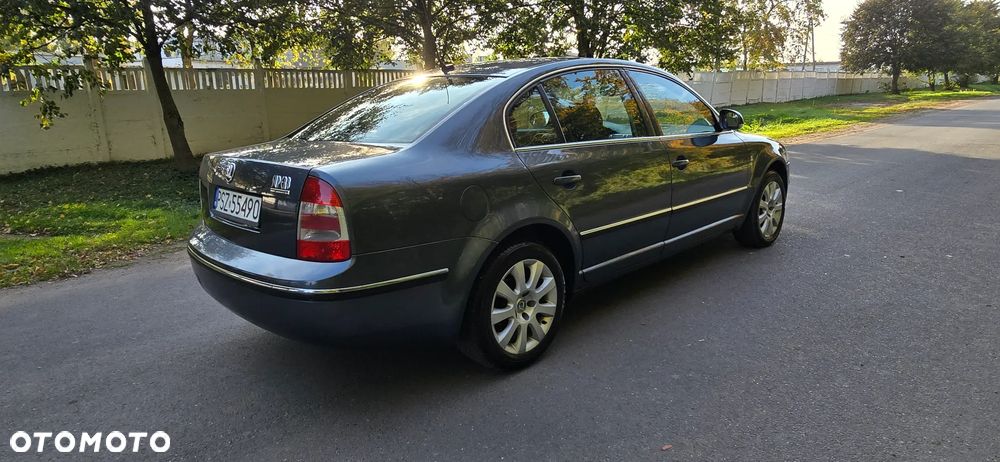 Skoda Superb 2008 photo 2