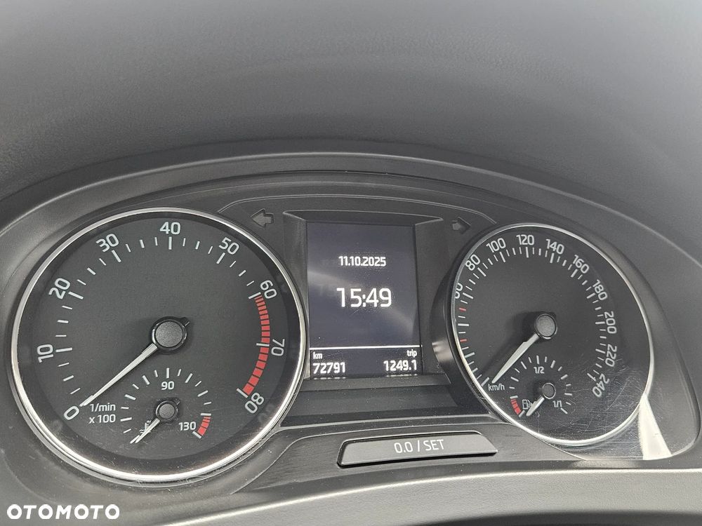 Skoda RAPID 1.2 TSI Ambition - 12