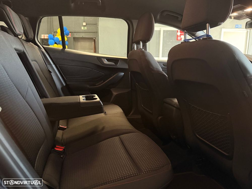 Ford Focus 1.5 TDCi ECOBlue ST-Line - 29