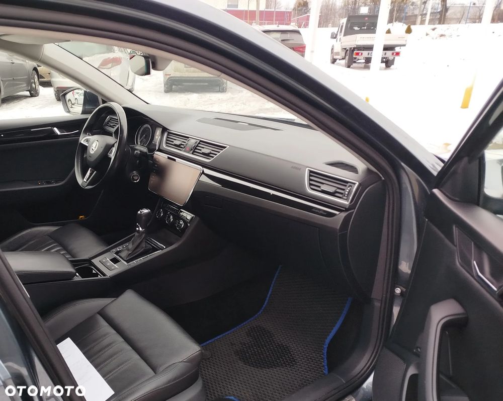 Skoda Superb 2.0 TDI 4x4 L&K DSG - 9