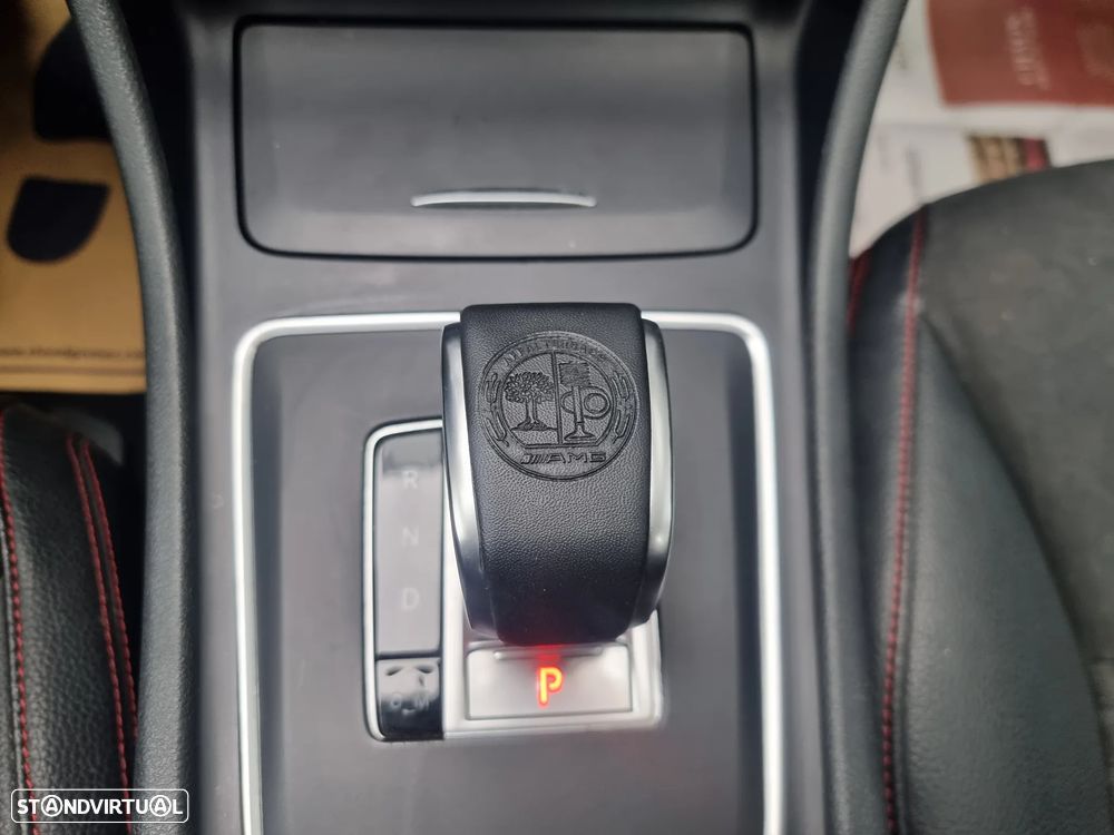 Mercedes-Benz CLA 45 AMG 4Matic 7G-DCT - 24