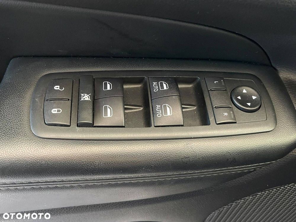 Jeep Grand Cherokee - 21