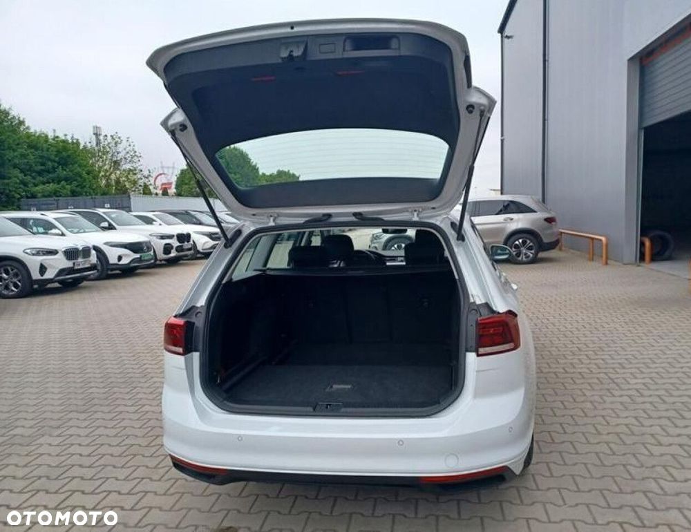 Volkswagen Passat - 9