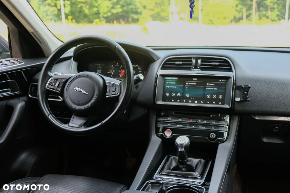 Jaguar F-Pace 2.0 i4D AWD Prestige - 11