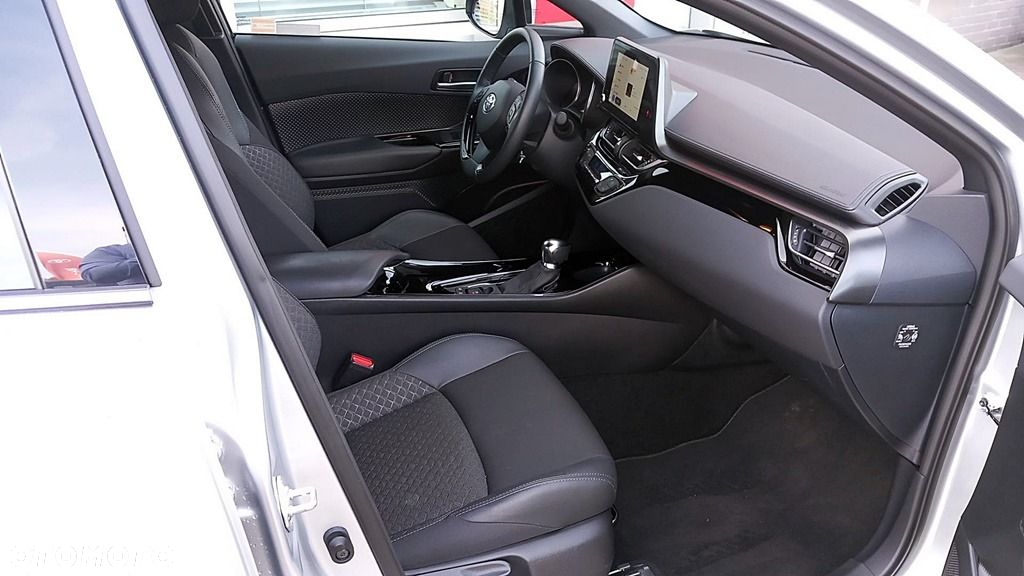 Toyota C-HR - 6