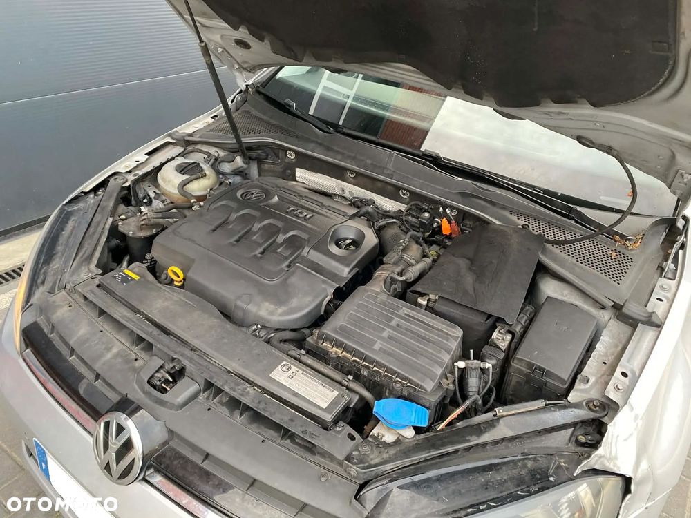 Volkswagen Golf 1.6 TDI BlueMotion Technology DSG Comfortline - 28